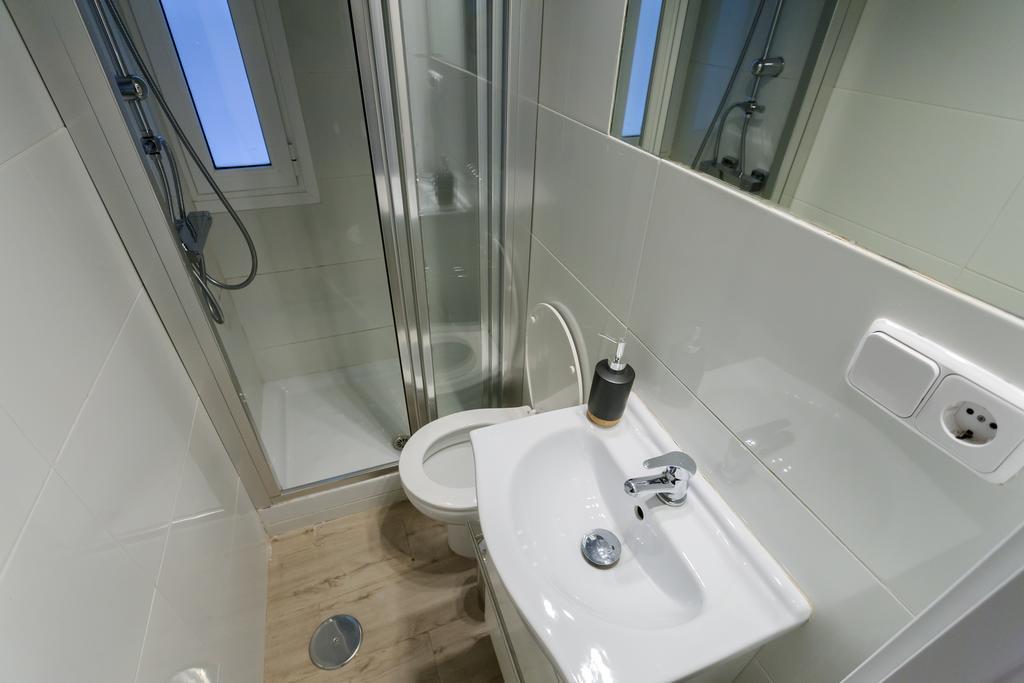 Dobo Rooms Ronda De Segovia Мадрид Екстериор снимка