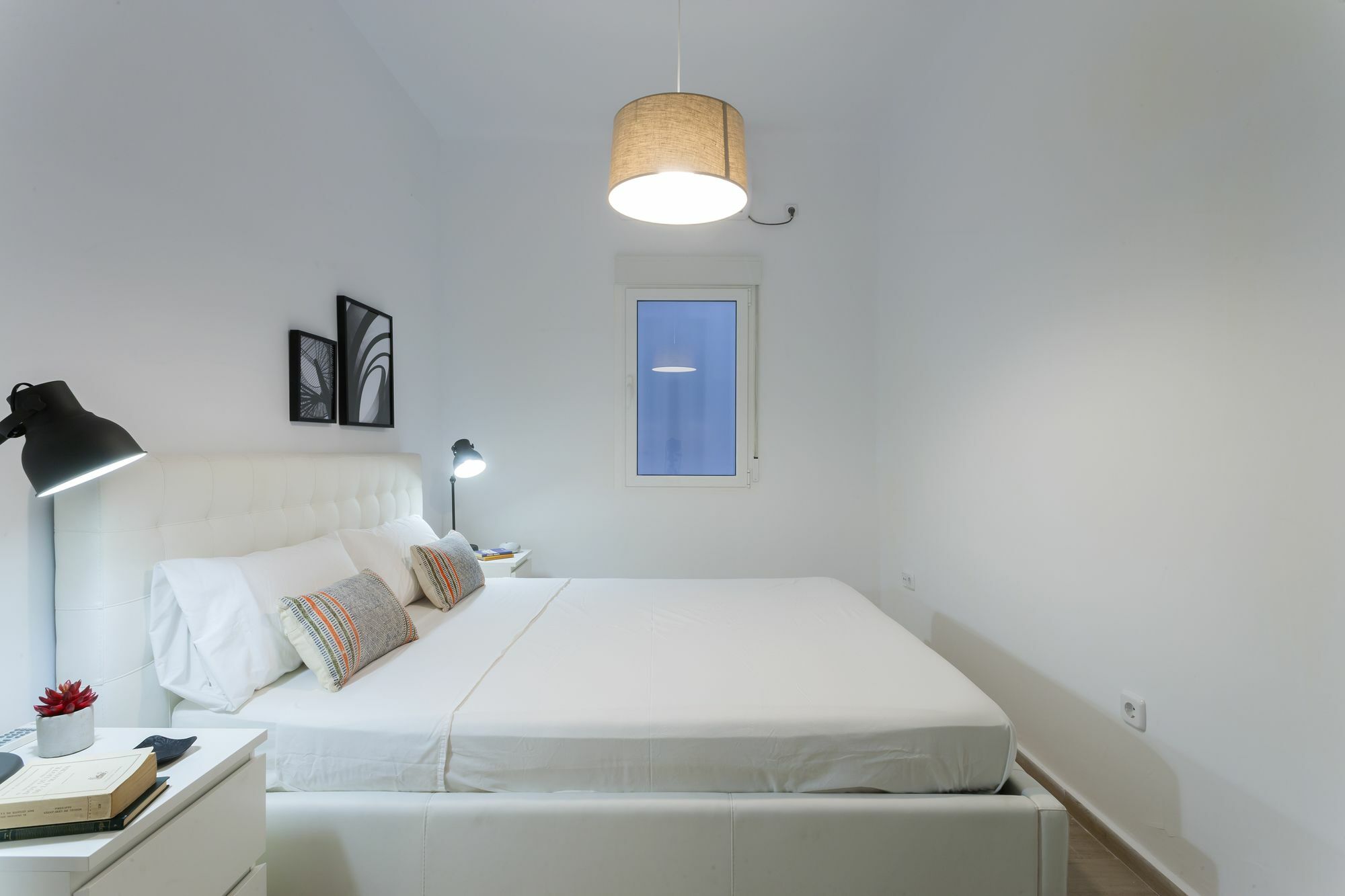 Dobo Rooms Ronda De Segovia Мадрид Екстериор снимка