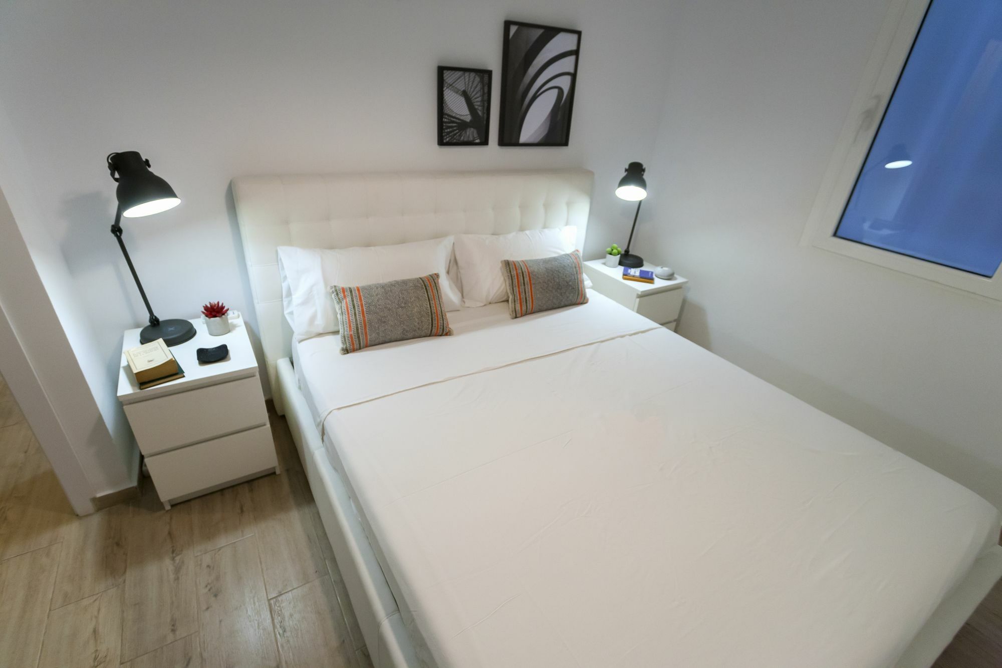 Dobo Rooms Ronda De Segovia Мадрид Екстериор снимка