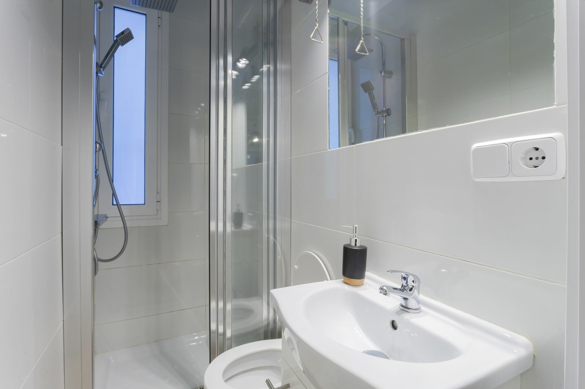 Dobo Rooms Ronda De Segovia Мадрид Екстериор снимка
